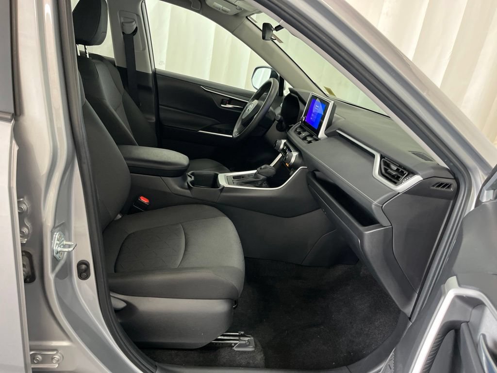 Used 2024 Toyota RAV4 XLE AWD/4WD image 20