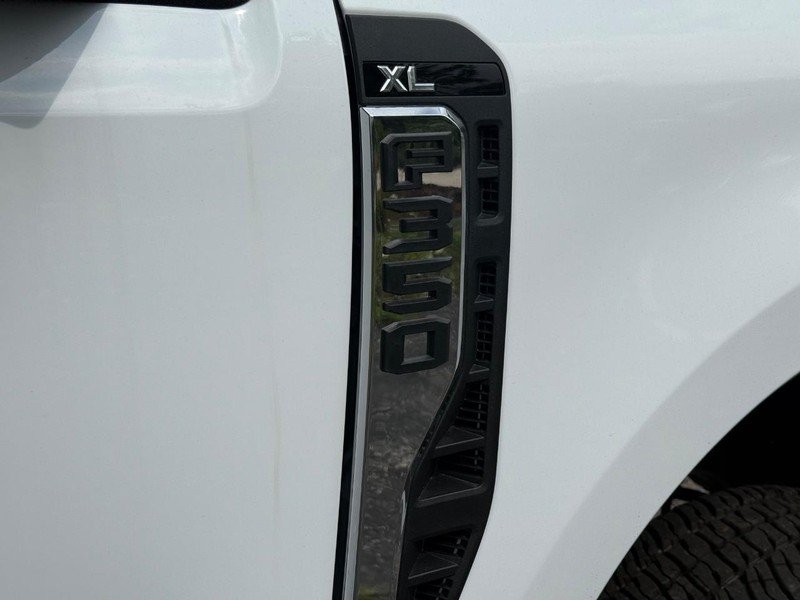 New 2026 Ford F350 XL w/ XL Chrome Package AWD/4WD image 10