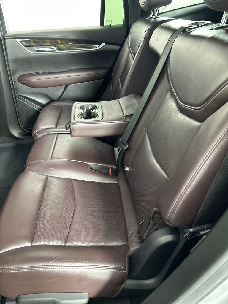Used 2020 Cadillac XT6 Premium Luxury FWD image 17