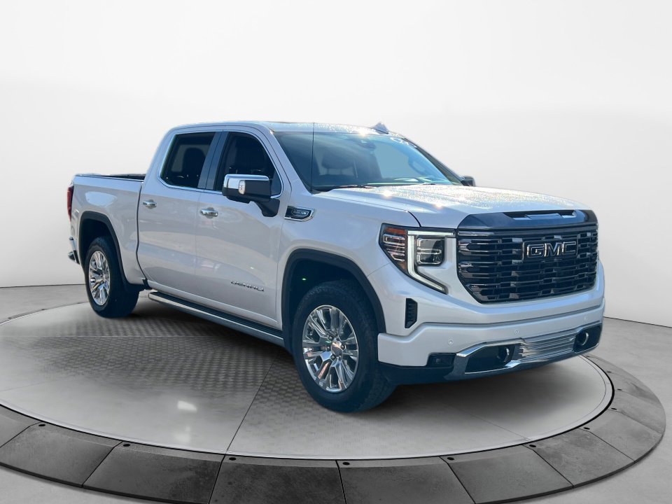 Used 2024 GMC Sierra 1500 Denali w/ Technology Package image 1