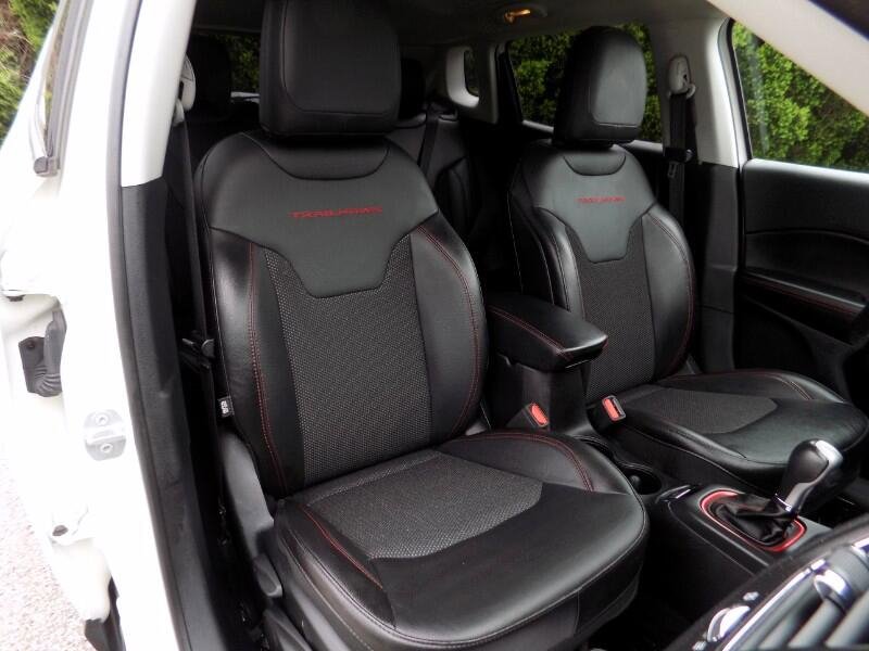 Used 2020 Jeep Compass Trailhawk image 16