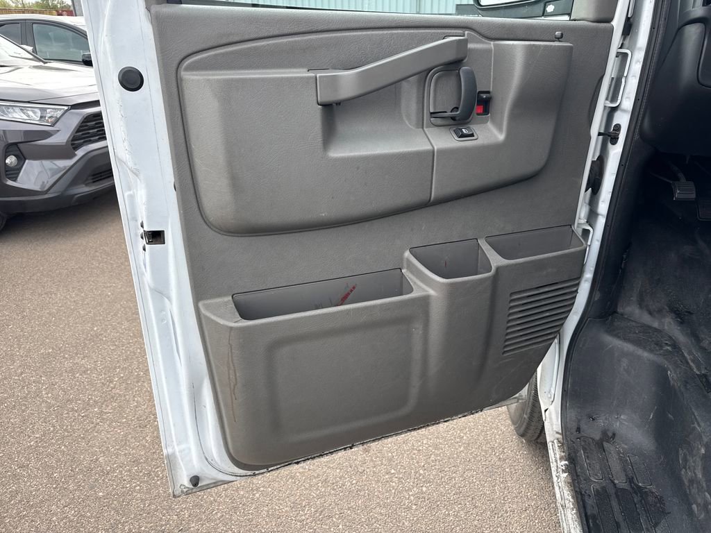 Used 2024 GMC Savana 2500 w/ Driver Convenience Package image 10