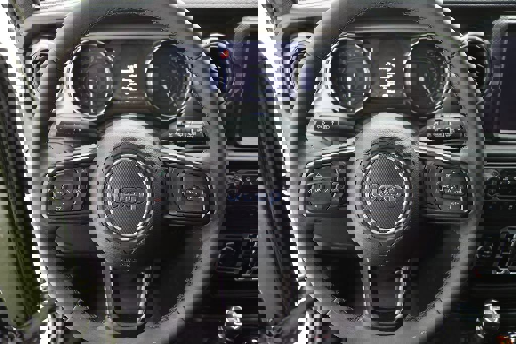 Used 2023 Jeep Wrangler Unlimited w/ Cold Weather Group image 18