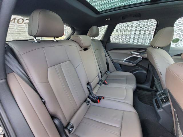 Used 2025 Audi Q5 Premium Plus w/ Premium Plus AWD/4WD image 17
