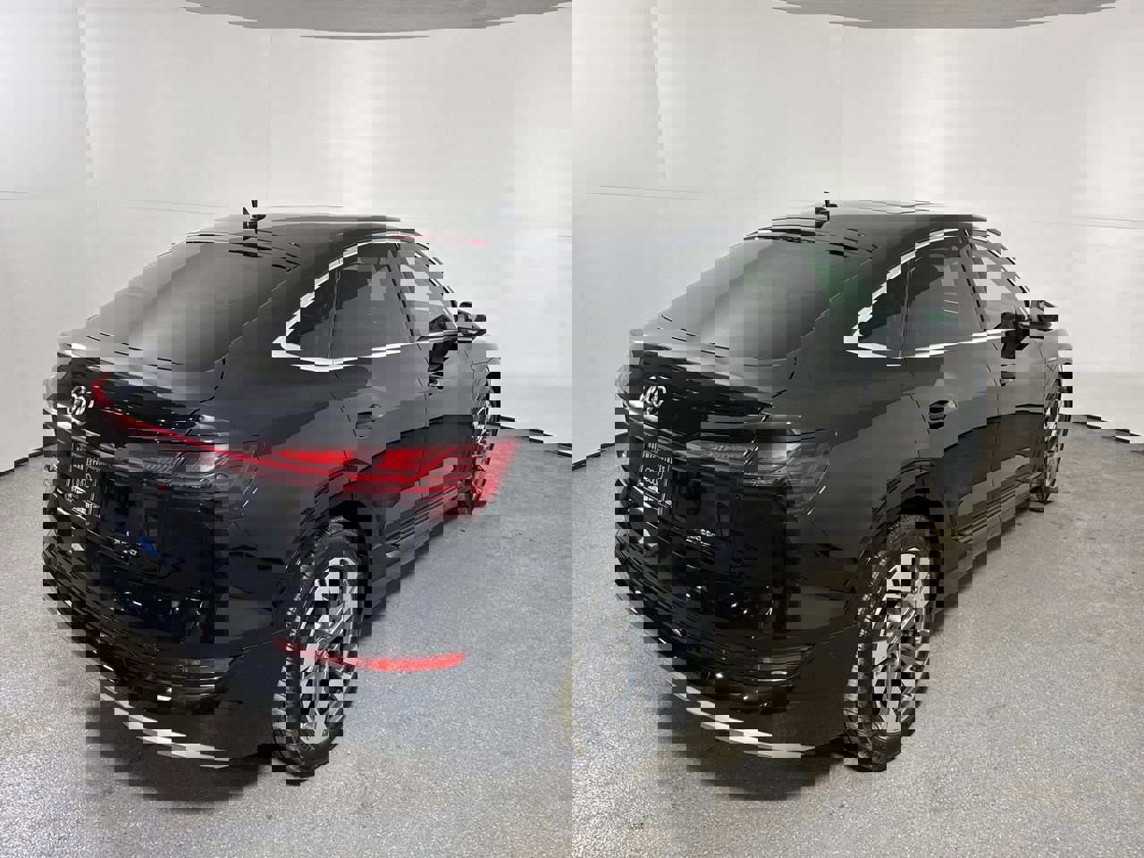 Used 2020 Audi e-tron Premium Plus image 7