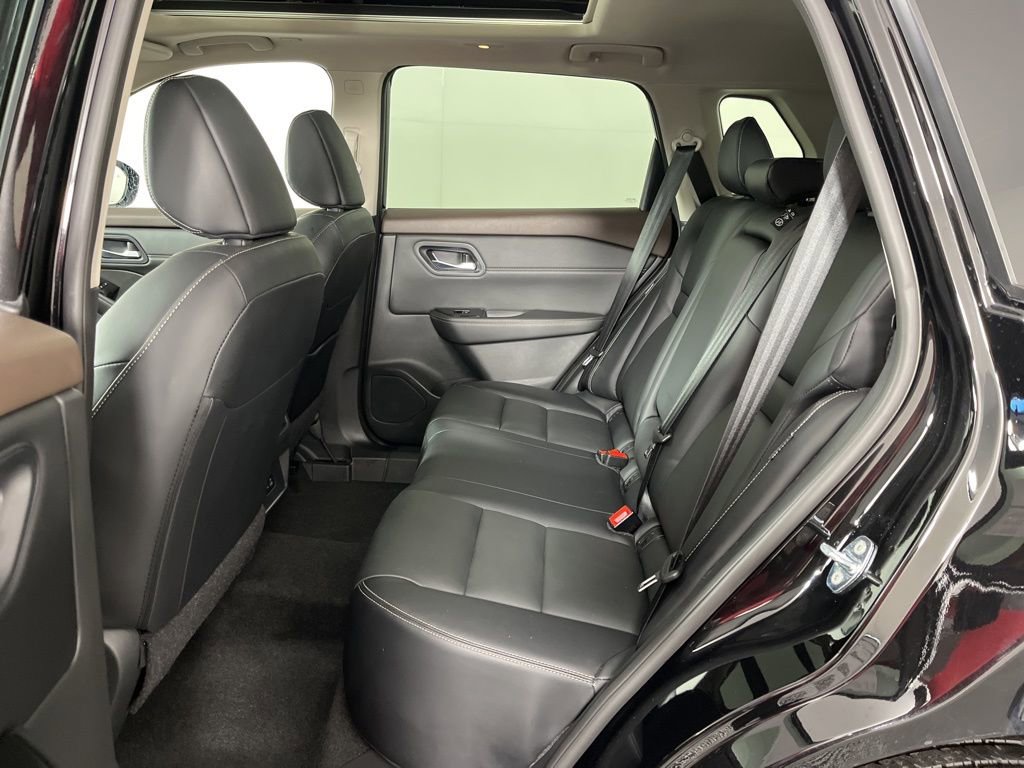 Used 2023 Nissan Rogue SL image 24