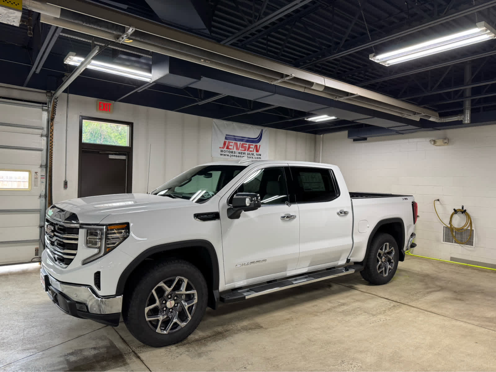New 2026 GMC Sierra 1500 SLT w/ SLT Premium Plus Package image 1