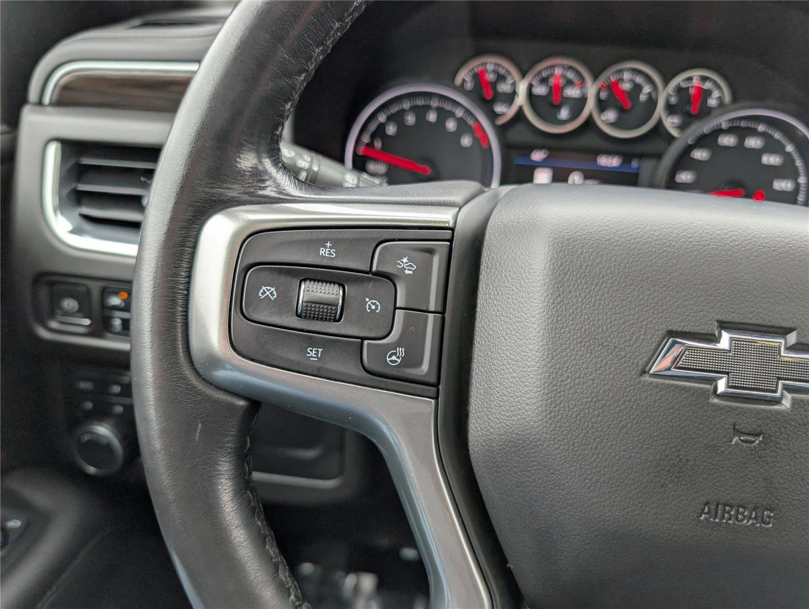 Used 2021 Chevrolet Tahoe Z71 w/ Luxury Package image 26