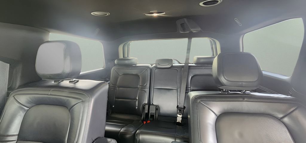 Used 2023 Lincoln Navigator Reserve image 18