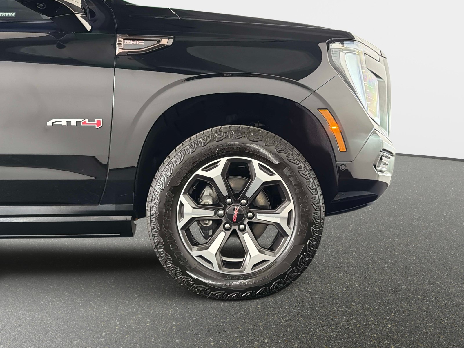 Used 2026 GMC Yukon AT4 Ultimate w/ LPO, Floor Liner Package AWD/4WD image 21