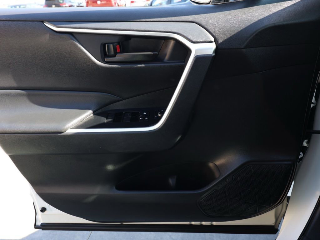 Used 2024 Toyota RAV4 LE image 23