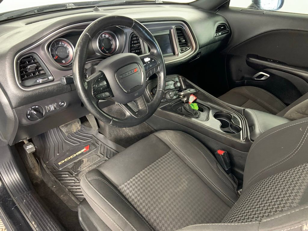 Used 2019 Dodge Challenger SXT image 16