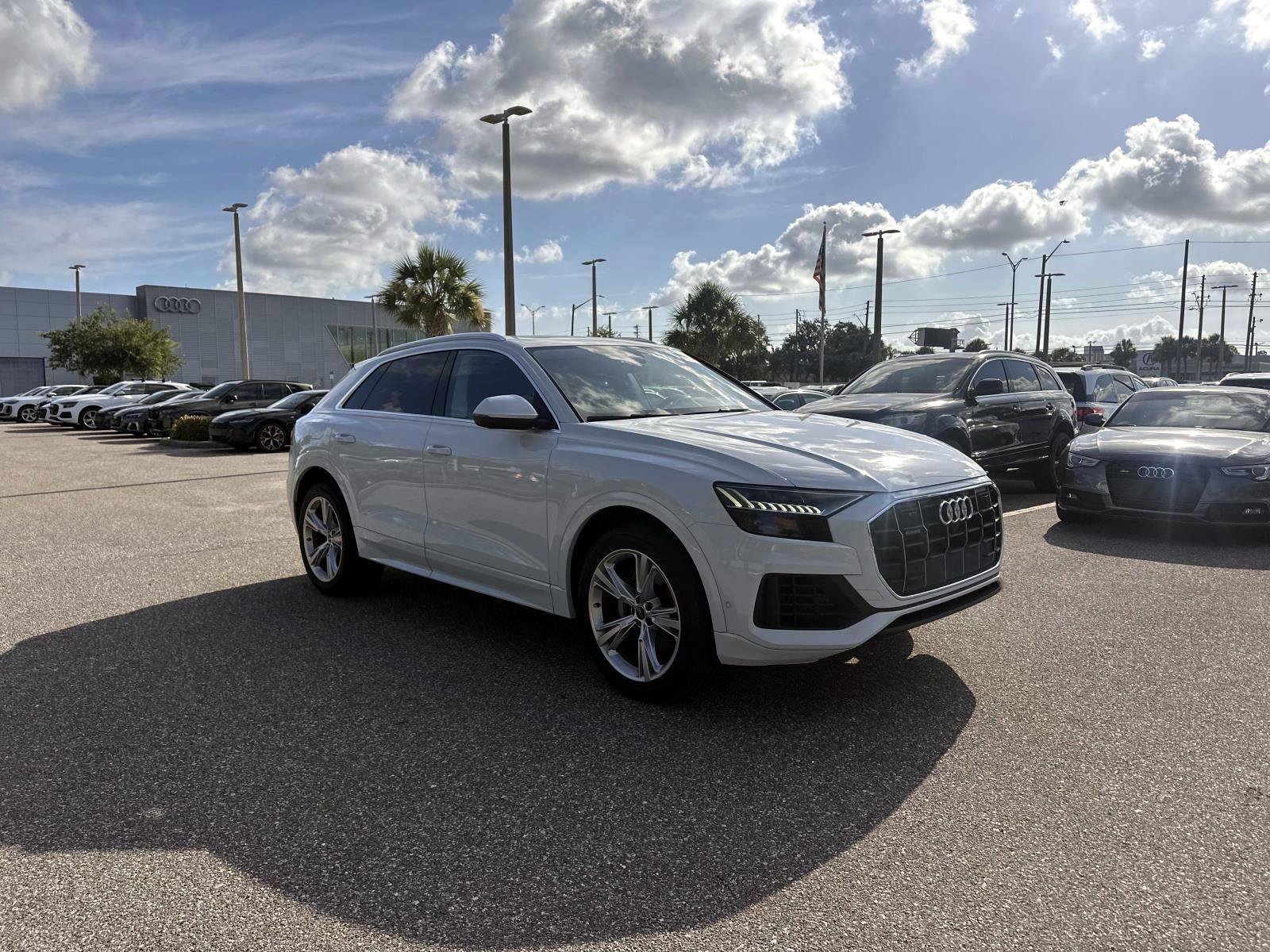 Used 2023 Audi Q8 Premium w/ Convenience Package AWD/4WD image 4