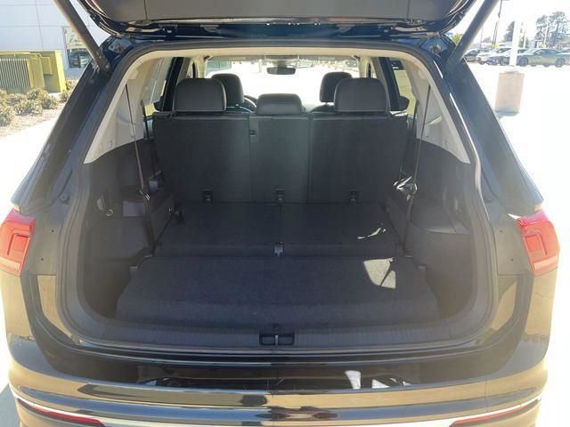 Used 2024 Volkswagen Tiguan SE image 14