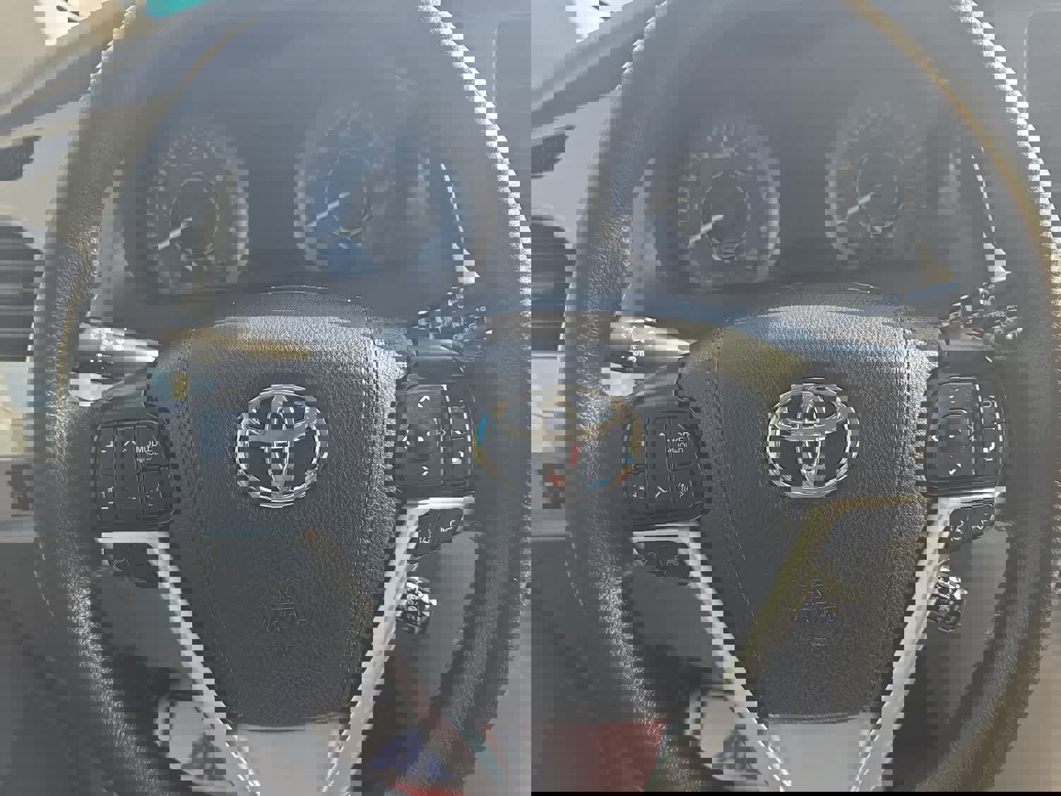 Used 2020 Toyota Sienna L image 10