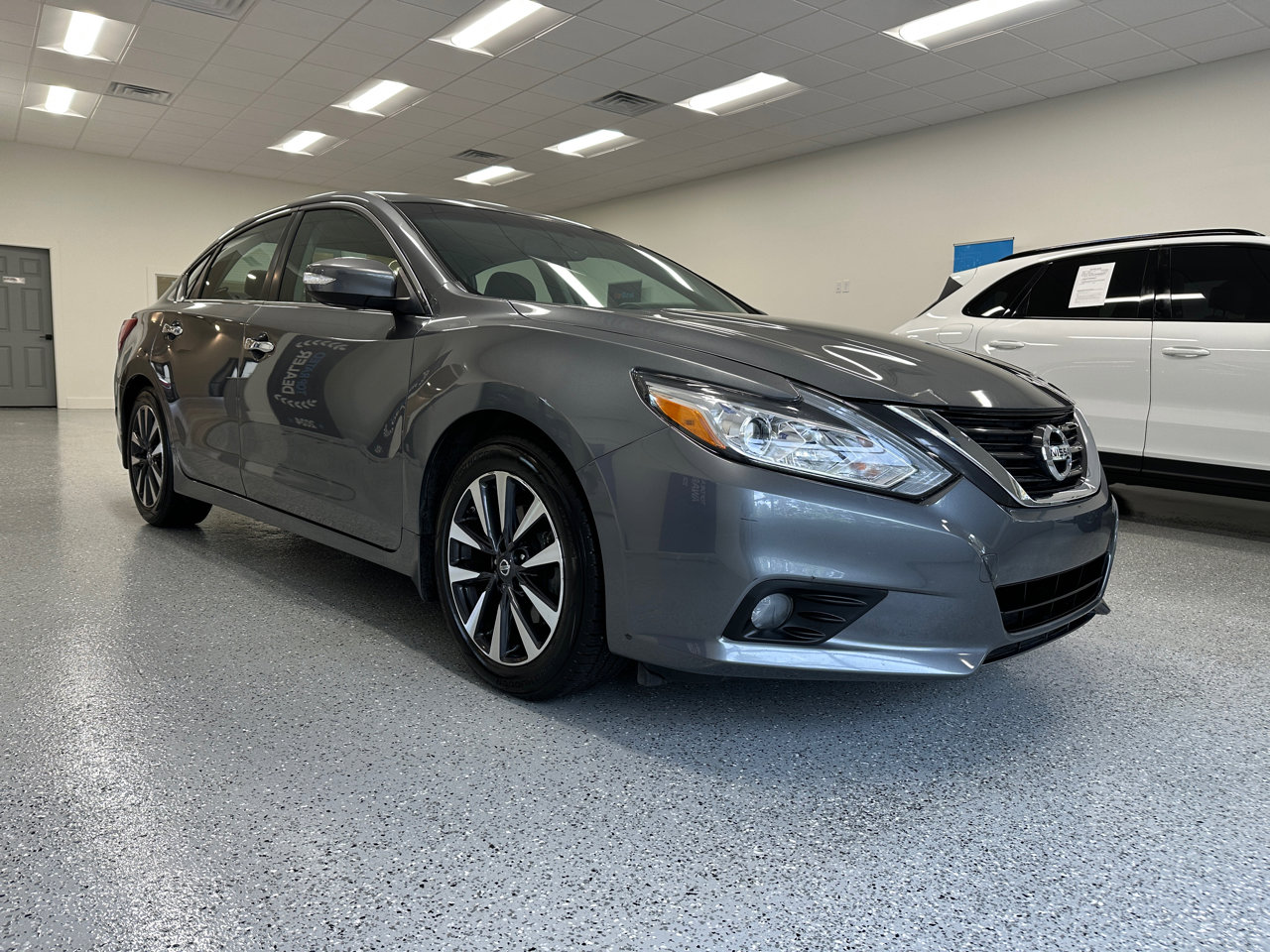 Used 2016 Nissan Altima 2.5 SL w/ 2.5 Technology Package image 12