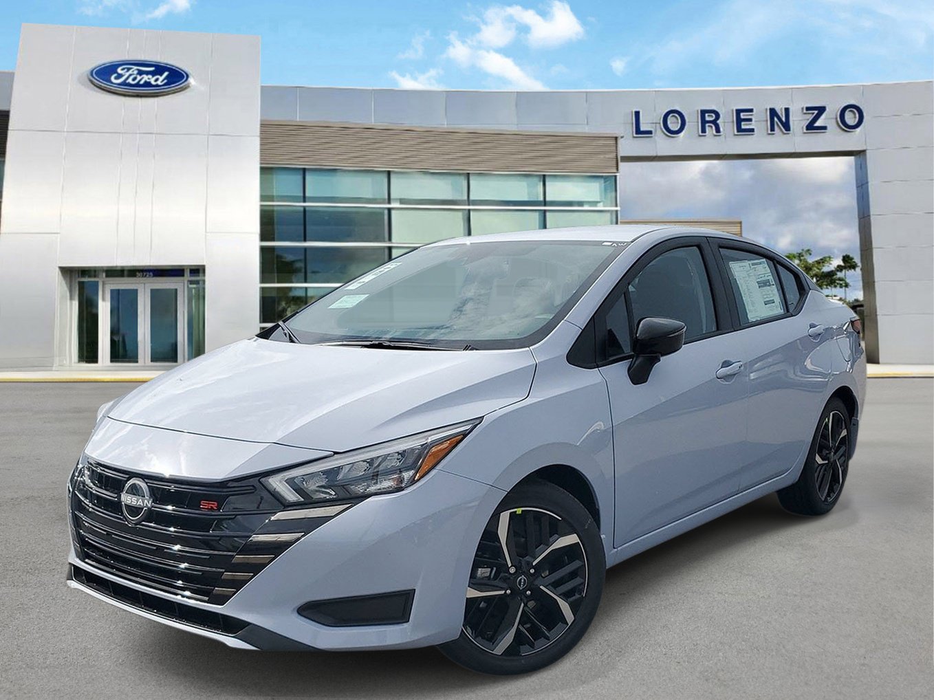 Used 2025 Nissan Versa SR w/ Trunk Package FWD image 1