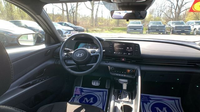 Used 2025 Hyundai Elantra Sport FWD image 19