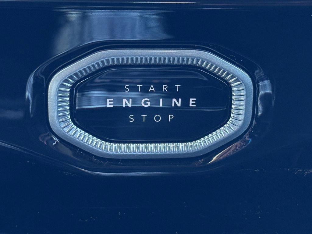 New 2026 Jeep Grand Cherokee Altitude image 20