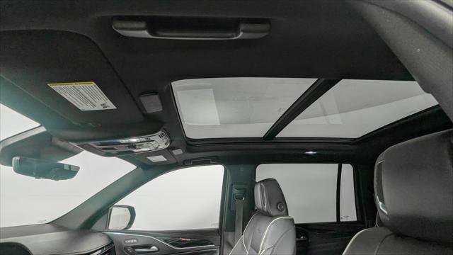 Used 2023 Cadillac Escalade ESV Sport AWD/4WD image 16