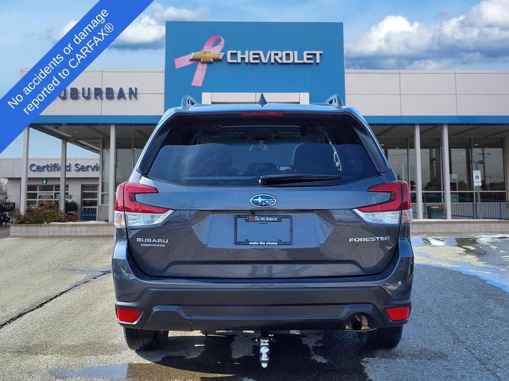 Used 2022 Subaru Forester Premium image 5
