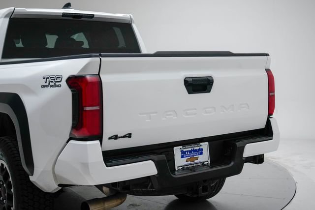 Used 2024 Toyota Tacoma TRD Off-Road AWD/4WD image 4