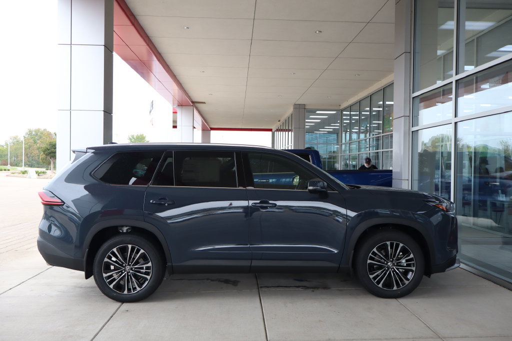 New 2026 Toyota Grand Highlander AWD Hybrid image 9