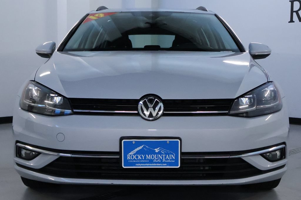 Used 2019 Volkswagen Golf SE FWD image 2
