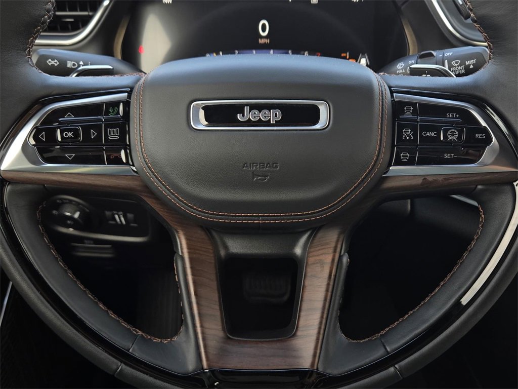 New 2025 Jeep Grand Cherokee Summit w/ Obsidian Package image 21