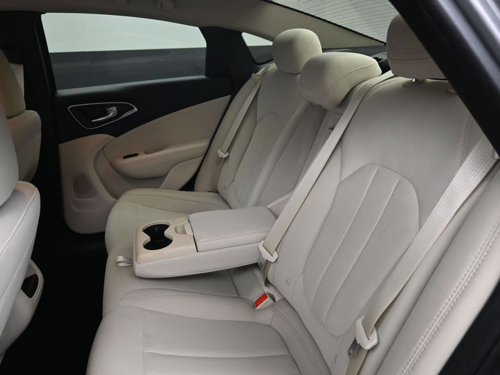 Used 2016 Chrysler 200 Limited image 24