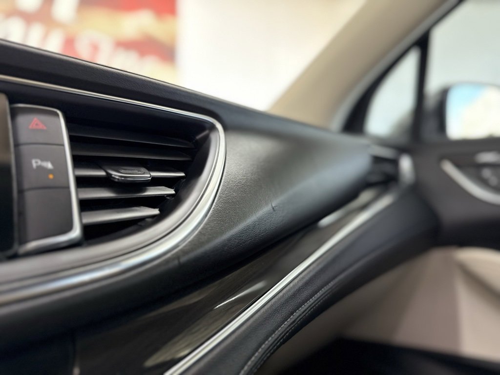 Used 2021 Buick Enclave Essence image 44