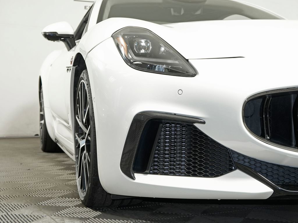 Used 2024 Maserati GranTurismo Trofeo AWD/4WD image 9