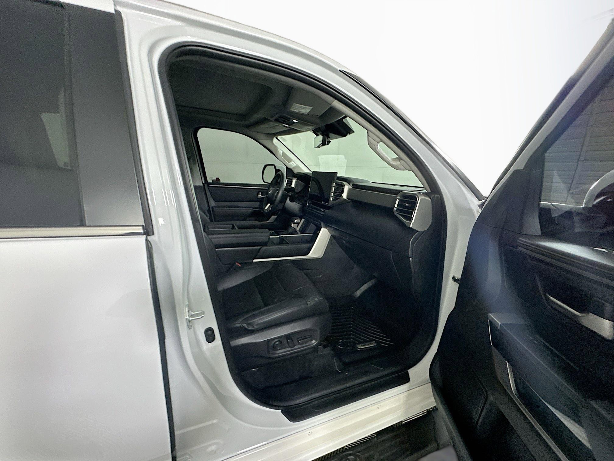 Used 2024 Toyota Tundra Limited w/ Power Package AWD/4WD image 31