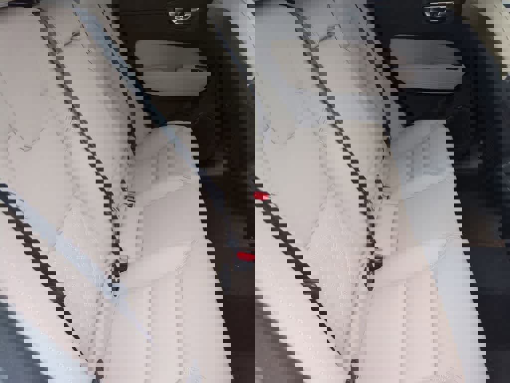 New 2026 Volvo XC60 B5 Plus w/ Protection Package Premier image 20