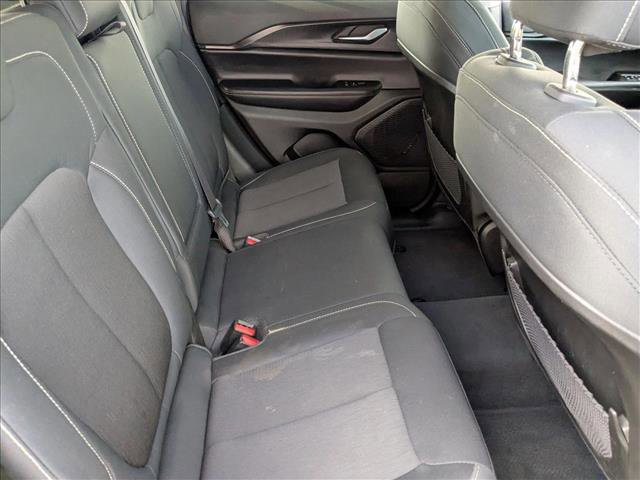 Used 2023 Jeep Grand Cherokee Laredo image 19