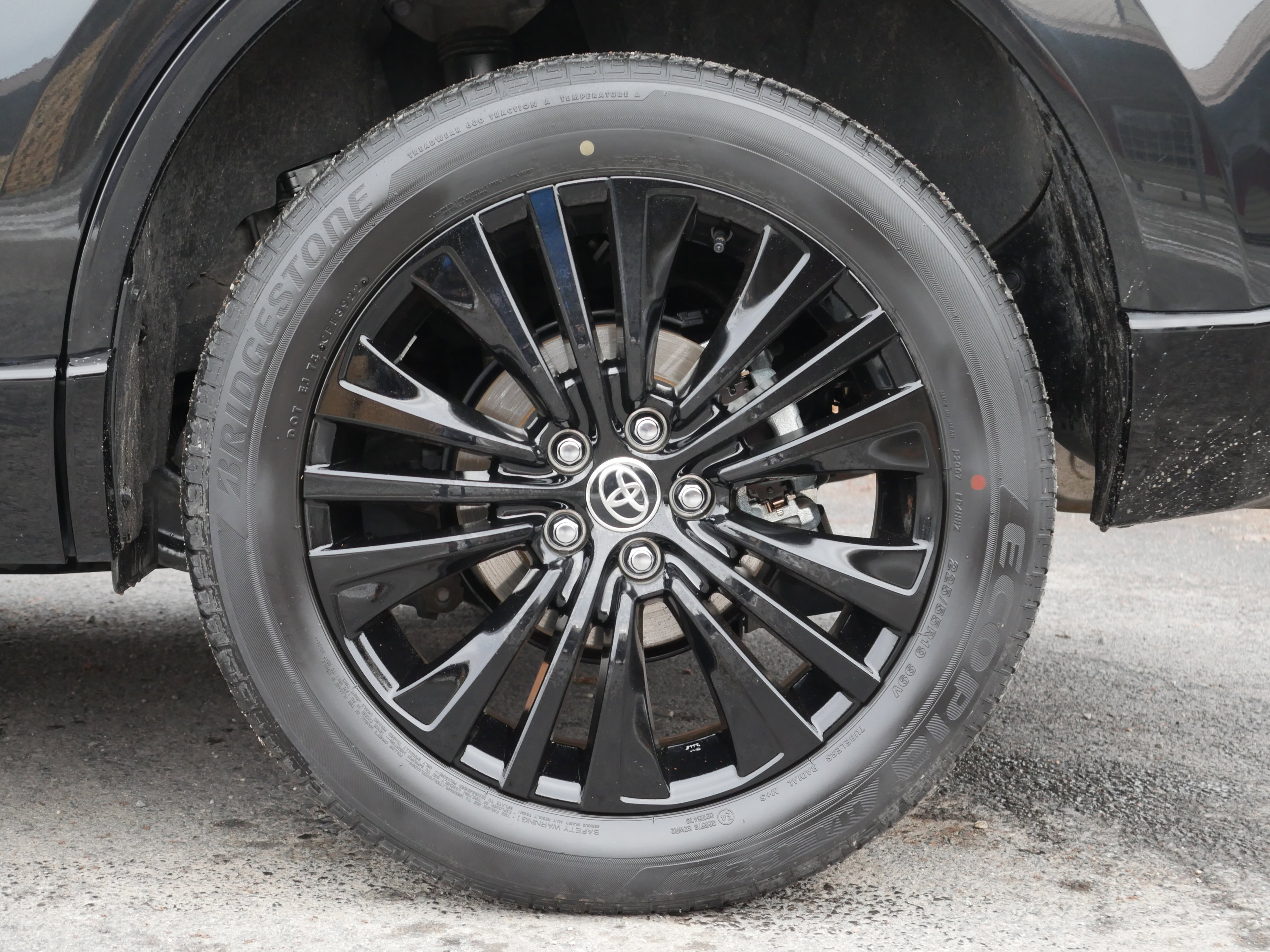 Used 2023 Toyota Venza Nightshade image 19