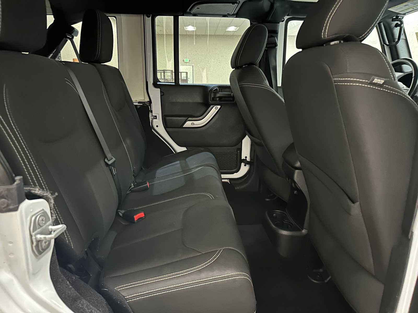 Used 2017 Jeep Wrangler Unlimited Sahara image 23