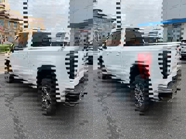 New 2025 GMC Sierra 1500 SLE w/ X31 Off-Road Package image 3