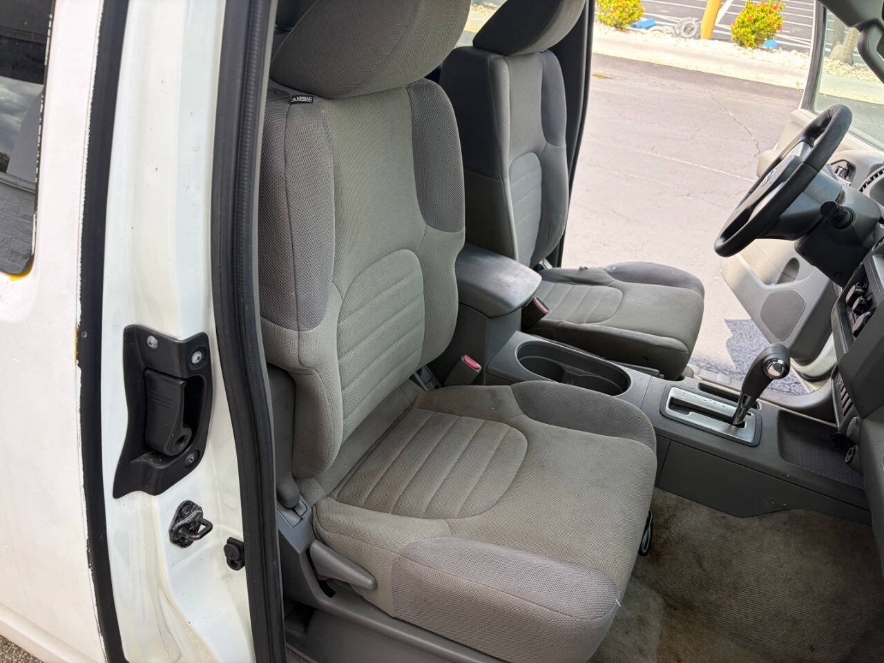 Used 2015 Nissan Frontier SV RWD image 11