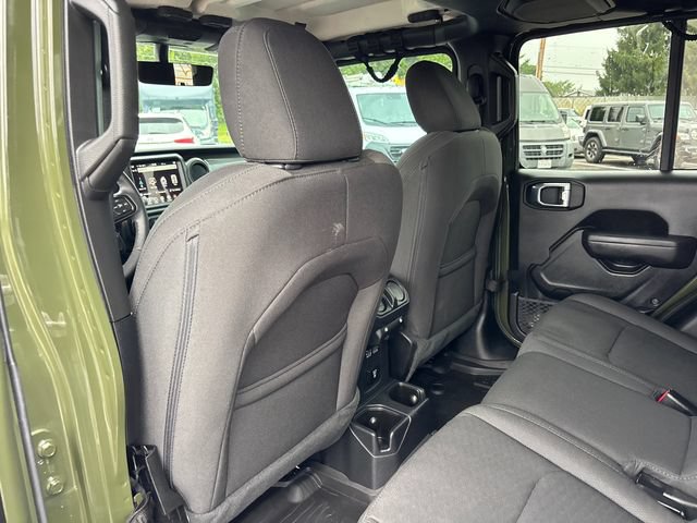 Used 2023 Jeep Gladiator Sport AWD/4WD image 9
