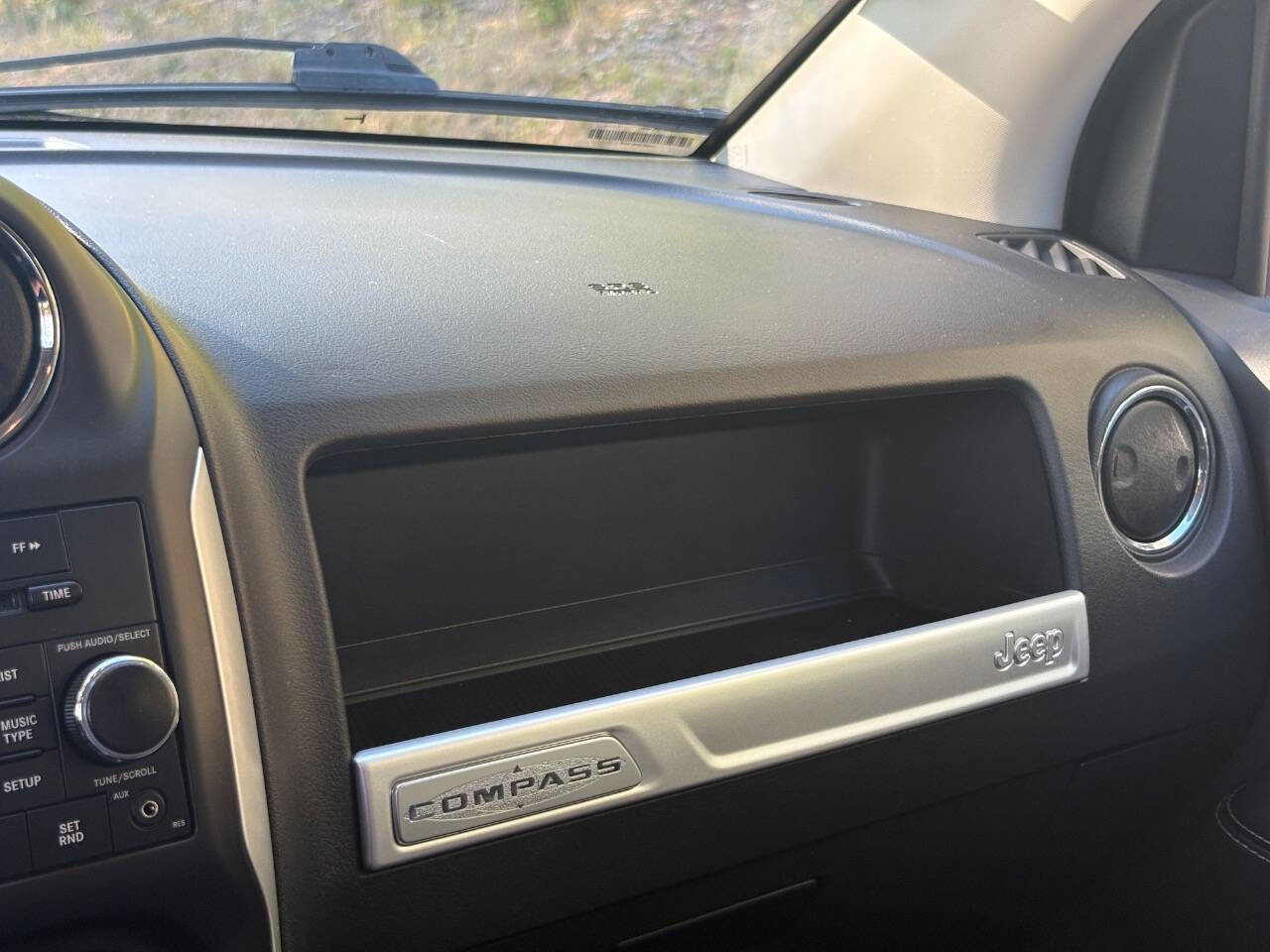 Used 2014 Jeep Compass Latitude w/ Sun/Sound Group image 24