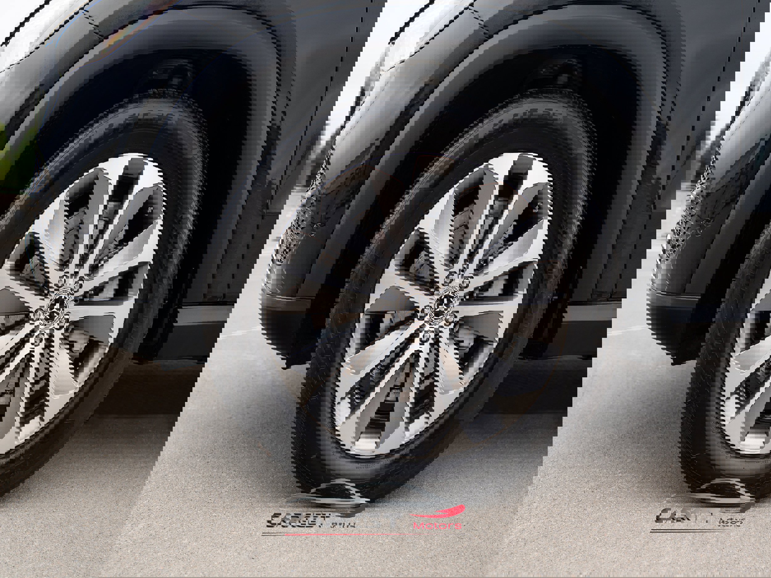 Used 2021 Mercedes-Benz GLE 350 4MATIC w/ Premium Package image 9