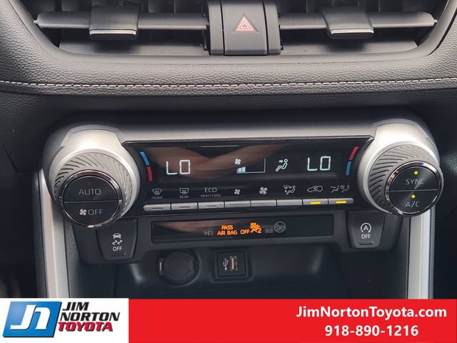 Used 2025 Toyota RAV4 XLE FWD image 19