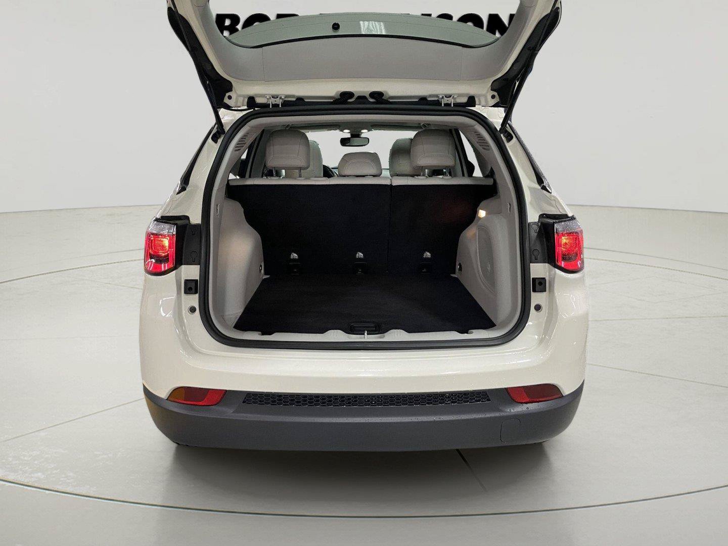 Used 2021 Jeep Compass Latitude w/ Sun and Sound Group FWD image 9