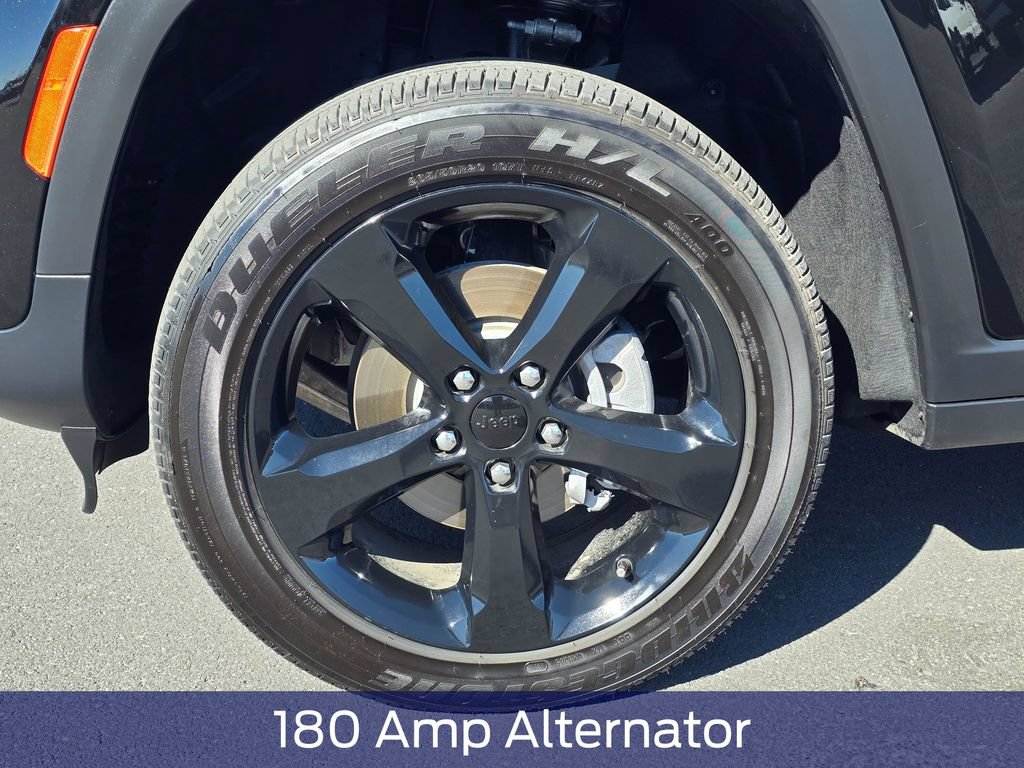 Used 2025 Jeep Grand Cherokee Altitude AWD/4WD image 9