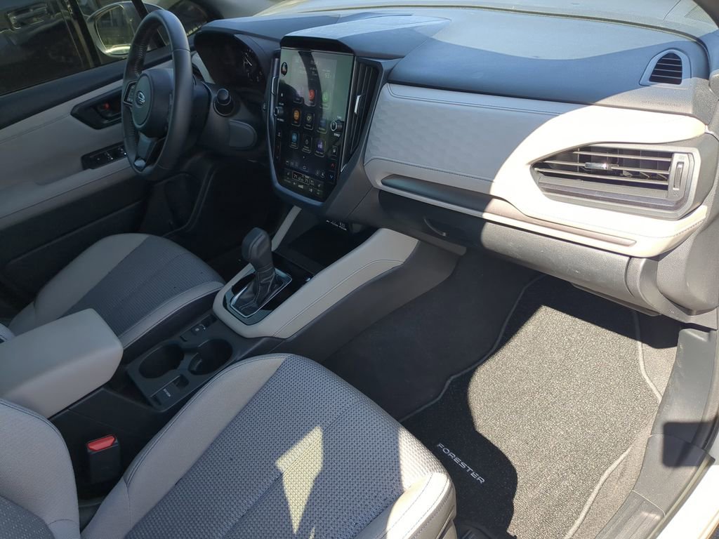 Used 2025 Subaru Forester Premium w/ Convenience Package #1 image 11