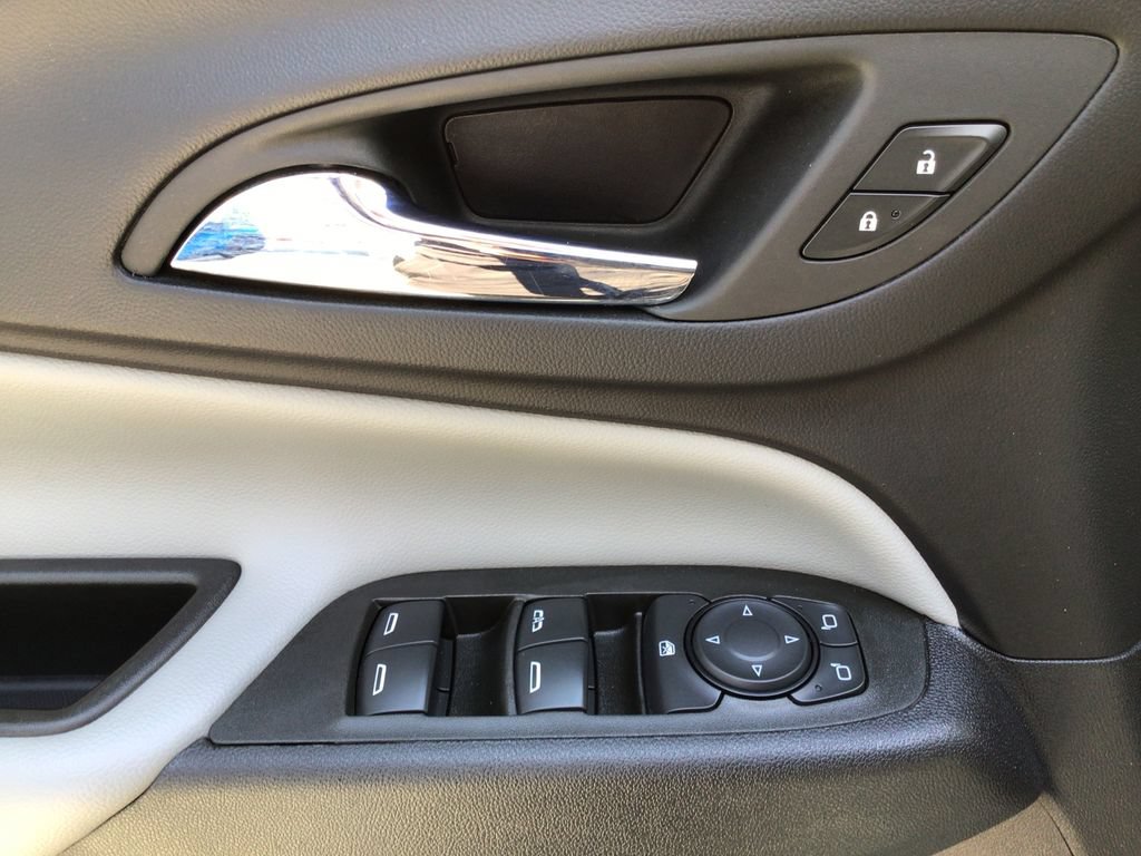 Used 2023 Chevrolet Equinox LT FWD image 22