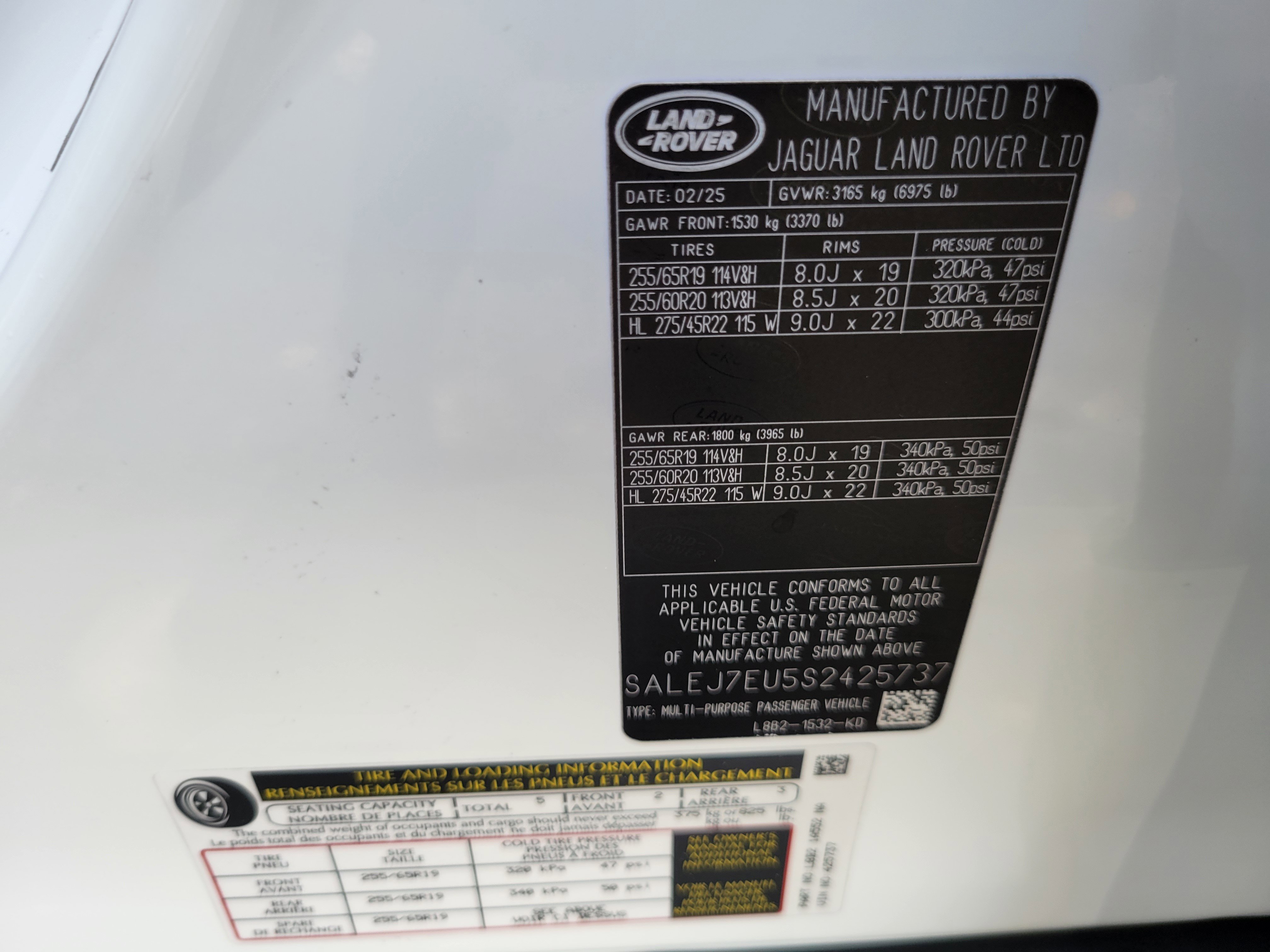 Used 2025 Land Rover Defender 110 S image 29