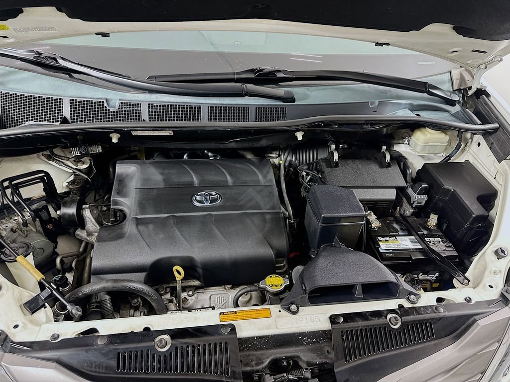 Used 2015 Toyota Sienna XLE Premium image 32