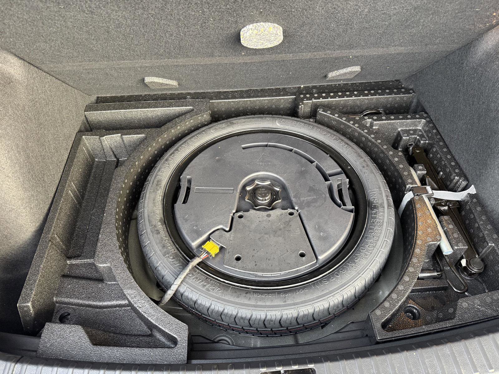 Used 2022 Volkswagen Taos SEL w/ Panoramic Sunroof Package image 34